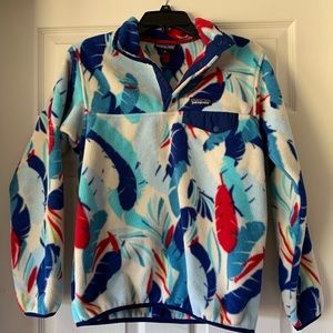 Patagonia Synchilla feather print pullover fleece.